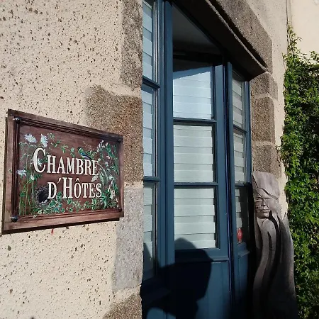 Frühstückspension La Maison Du Sculpteur A Proche Puy Du F Tiffauges
