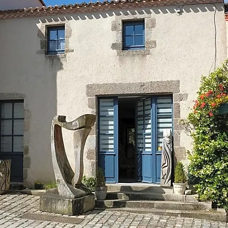 La Maison Du Sculpteur A Proche Puy Du F 3*