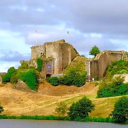 La Maison Du Sculpteur A Proche Puy Du F 3*